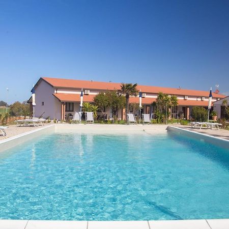 Delfino Tuscany Resort Марина-ді-Чечина Екстер'єр фото