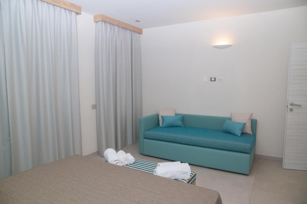 Delfino Tuscany Resort Марина-ді-Чечина Екстер'єр фото