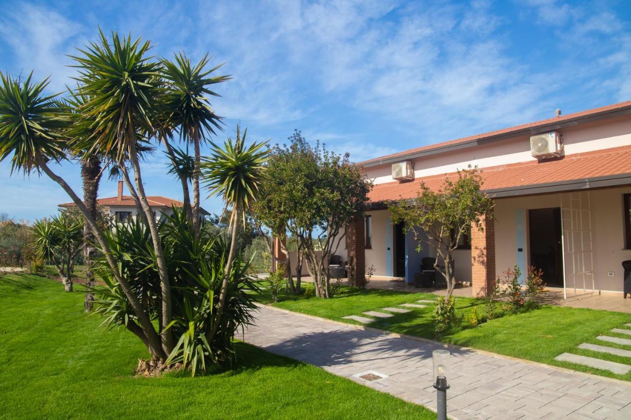 Delfino Tuscany Resort Марина-ді-Чечина Екстер'єр фото