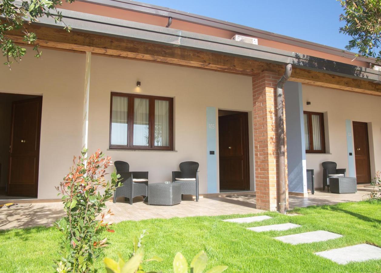 Delfino Tuscany Resort Марина-ді-Чечина Екстер'єр фото