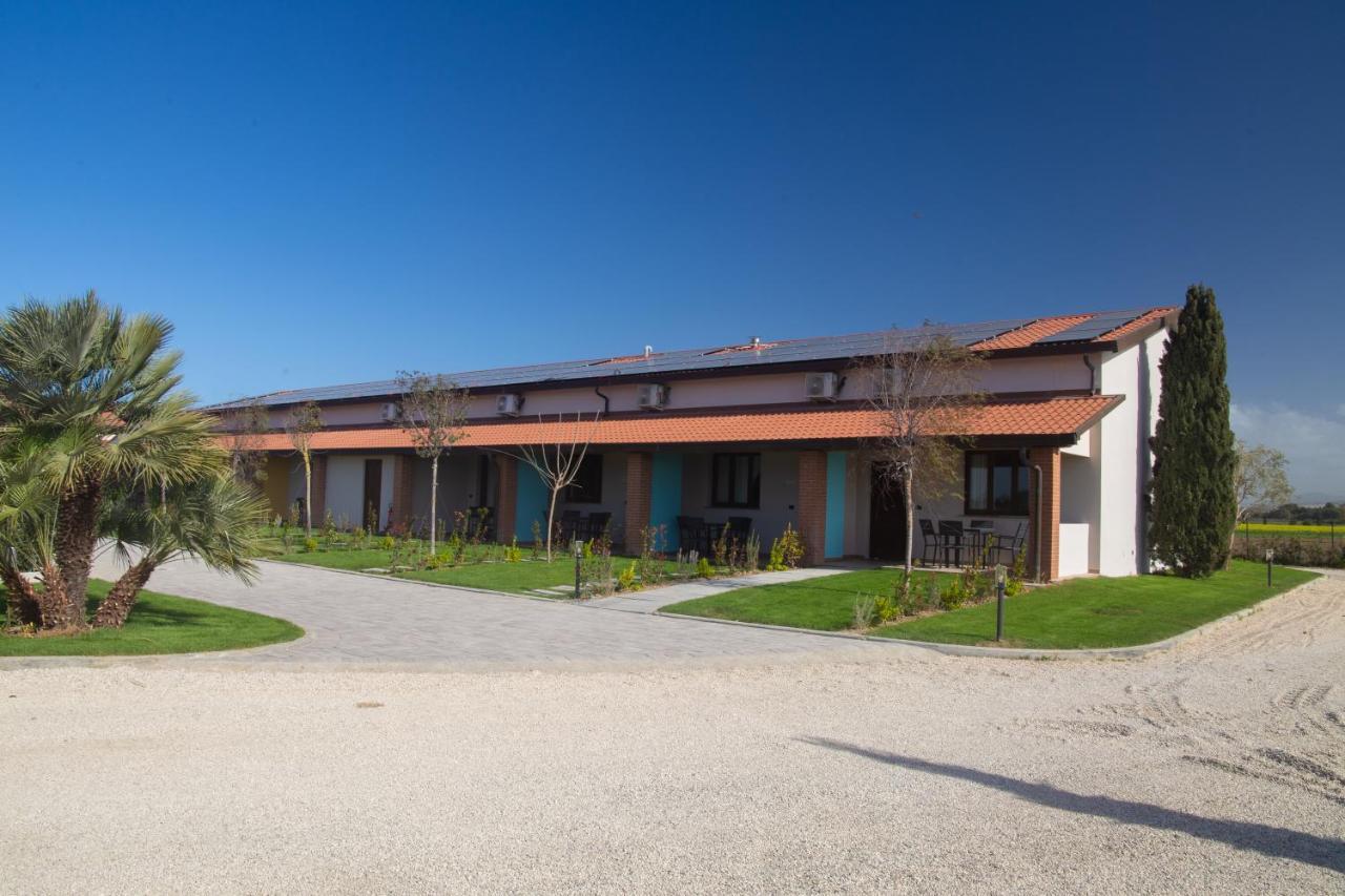 Delfino Tuscany Resort Марина-ді-Чечина Екстер'єр фото