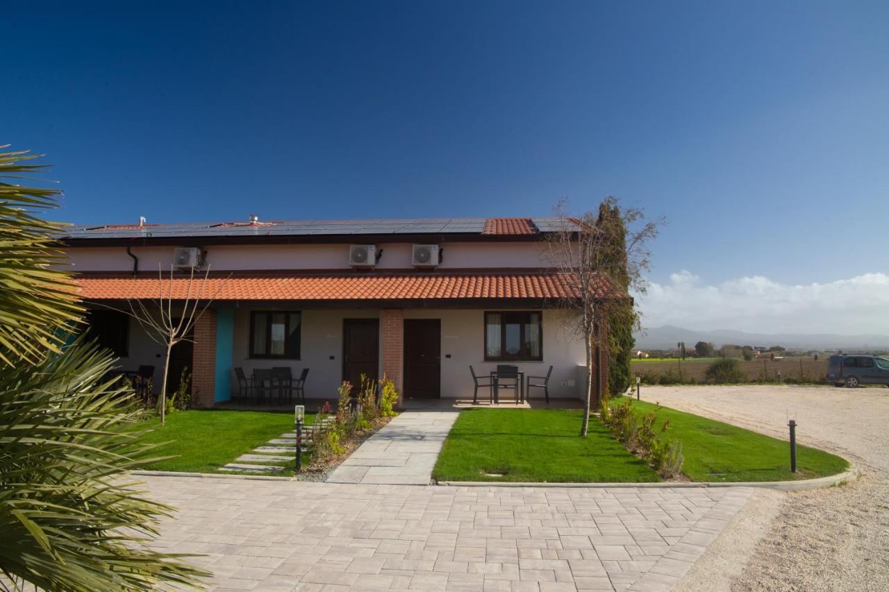 Delfino Tuscany Resort Марина-ді-Чечина Екстер'єр фото