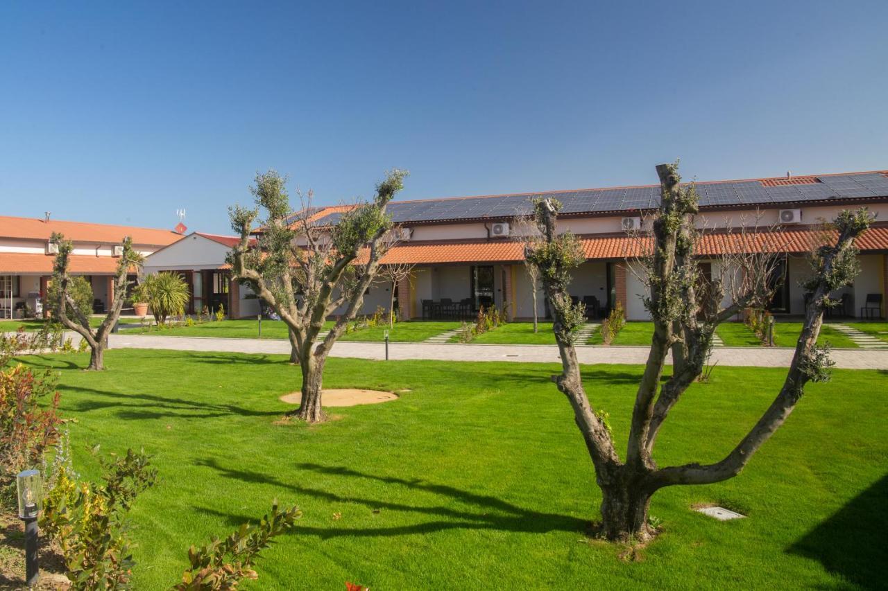 Delfino Tuscany Resort Марина-ді-Чечина Екстер'єр фото